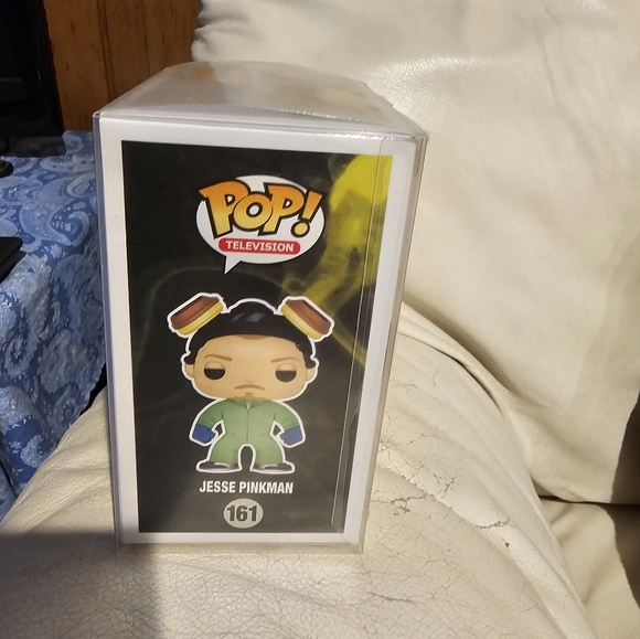 JESSE PINK IN GREEN LABSUIT FUNKO POP!(READ THE DESCRIPTION!) - Picture 3 of 10